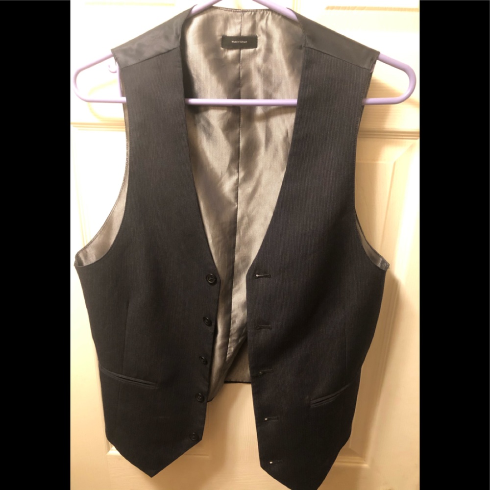 Button up vest